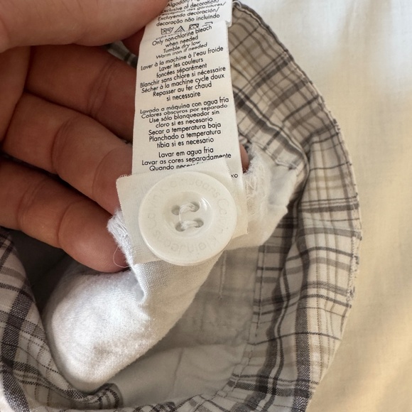 Calvin Klein Jeans Women's Plaid Bermuda Shorts Lightweight Walking White/Gray 8 - Picture 10 of 16